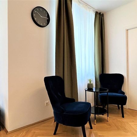 Unique Apartment Center Вена Экстерьер фото