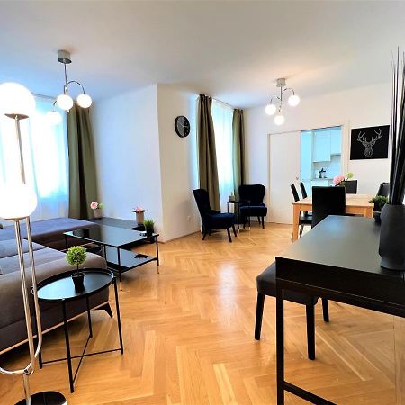Unique Apartment Center Вена Экстерьер фото