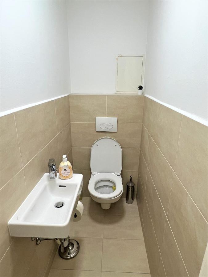 Unique Apartment Center Вена Экстерьер фото